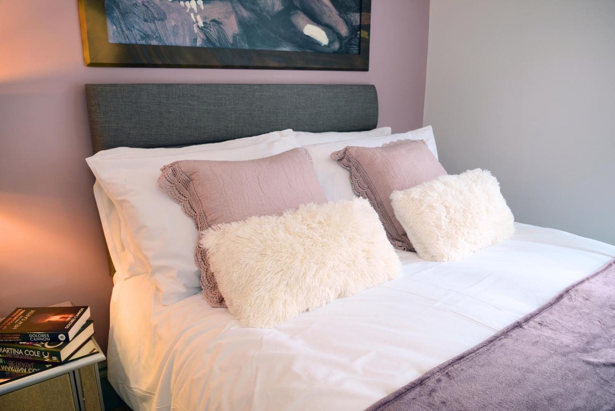 The Old Brewery Boardroom - Winchester City Centre - Unique Property - Free Parking - Sleeps 6 - By Xplus Stays מראה חיצוני תמונה