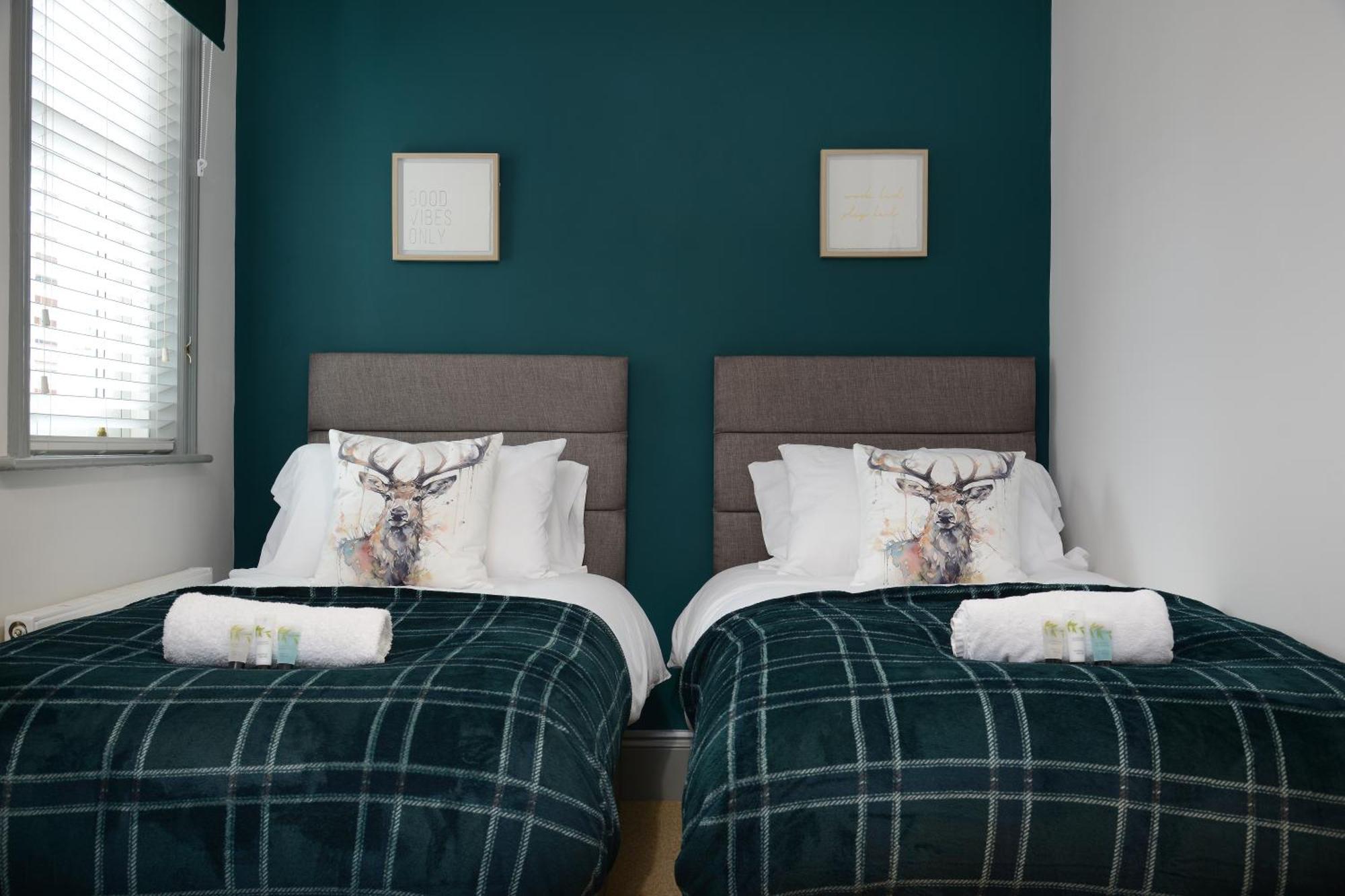 The Old Brewery Boardroom - Winchester City Centre - Unique Property - Free Parking - Sleeps 6 - By Xplus Stays מראה חיצוני תמונה